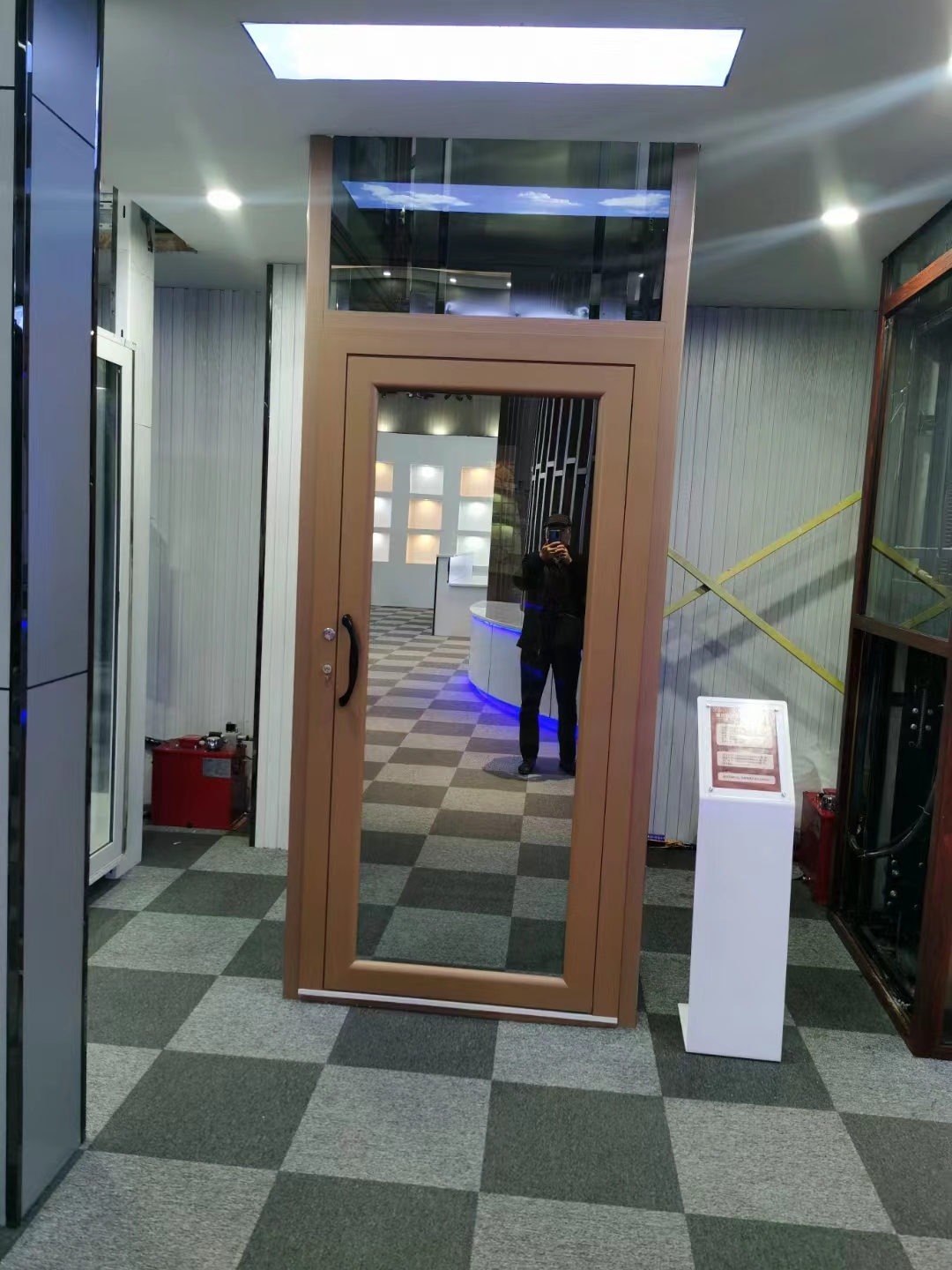 如何将家用别墅小型电梯调整到静平衡?