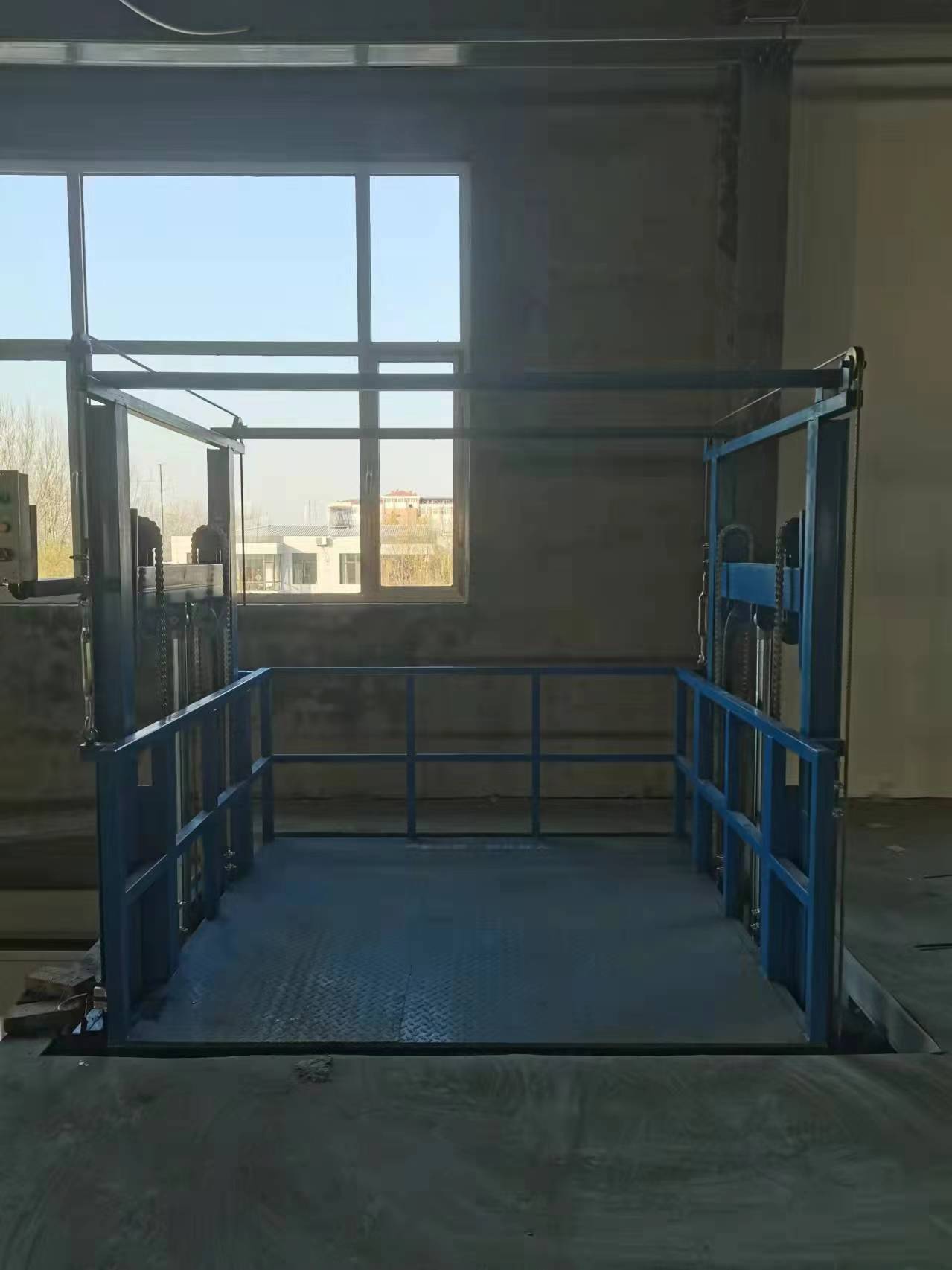 液压升降货梯四个优势